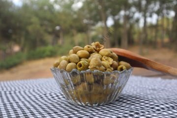 Kırılmış Antakya Zeytini 2 lik pet içinde