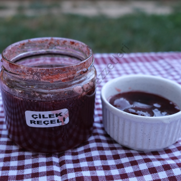 Çilek Reçeli - 450 gr