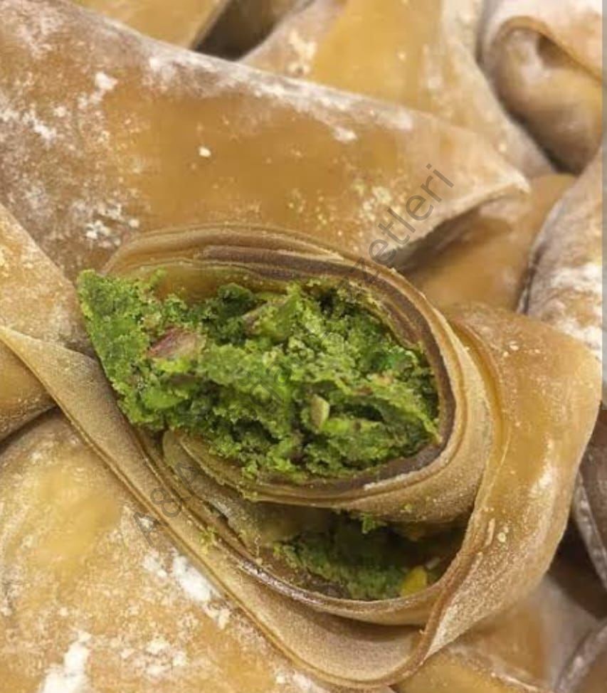 Fıstıklı Muska 500 gr Hediye Kutulu